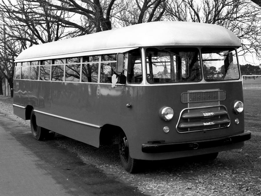  Dodge 6-71 AD Bus 1955 года  (фото 1 из 1)